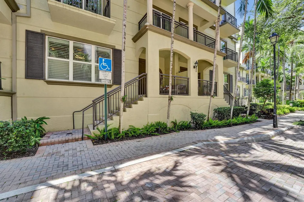 2617 NE 14th Avenue #102 Wilton Manors, FL 33334