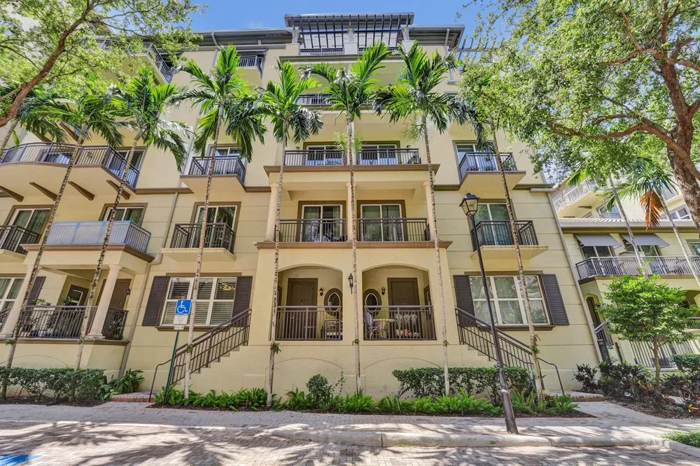 2617 NE 14th Avenue #102 Wilton Manors, FL 33334