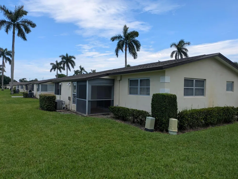 2771 Ashley Drive E #J West Palm Beach, FL 33415