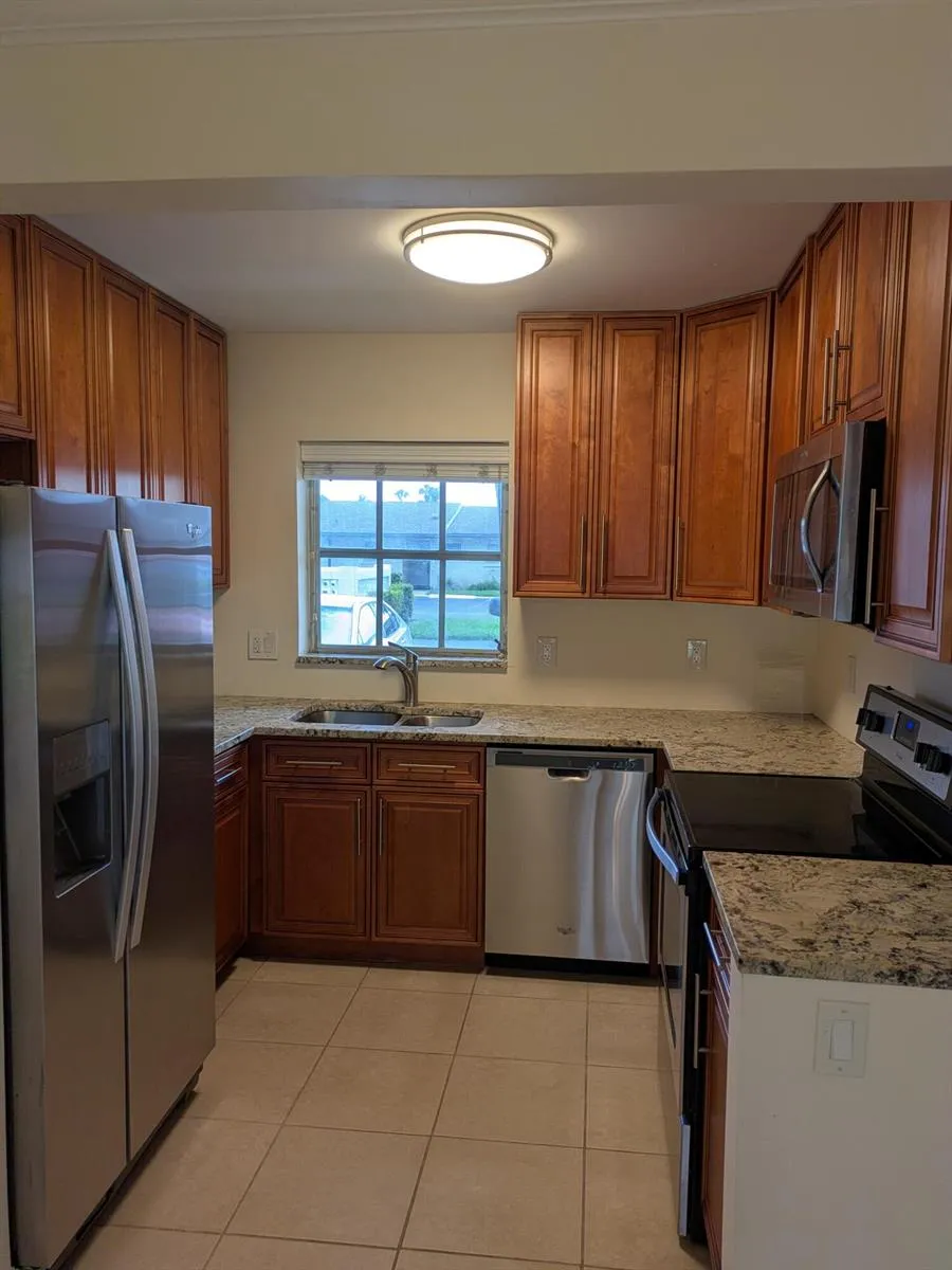2771 Ashley Drive E #J West Palm Beach, FL 33415