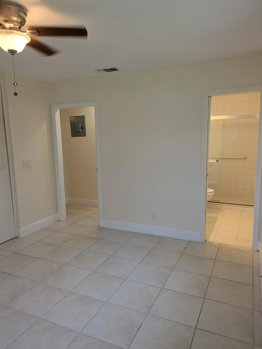 2771 Ashley Drive E #J West Palm Beach, FL 33415