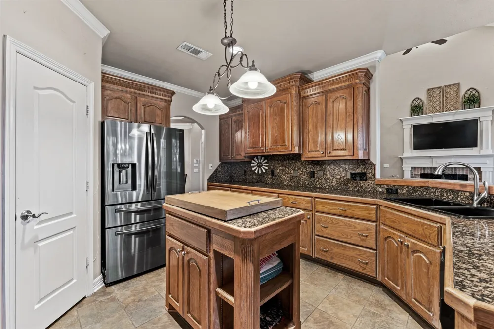 2285 Austin Hines Drive China Spring, TX 76633