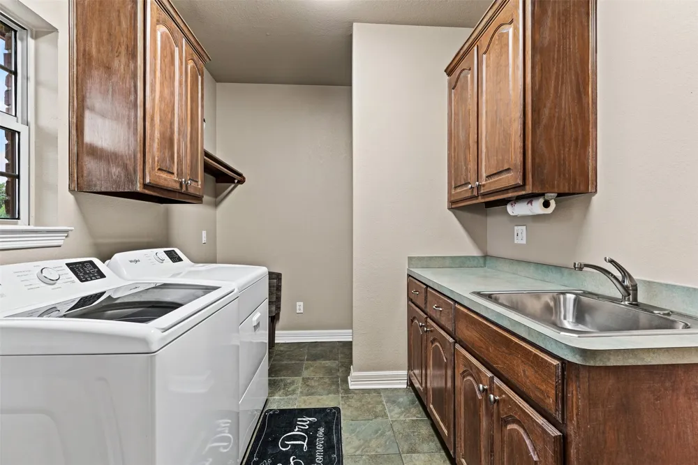 2285 Austin Hines Drive China Spring, TX 76633