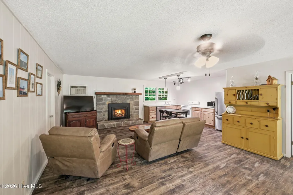452 Paradise Road Robbinsville, NC 28771