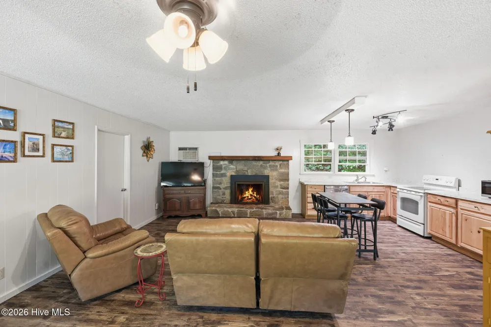 452 Paradise Road Robbinsville, NC 28771