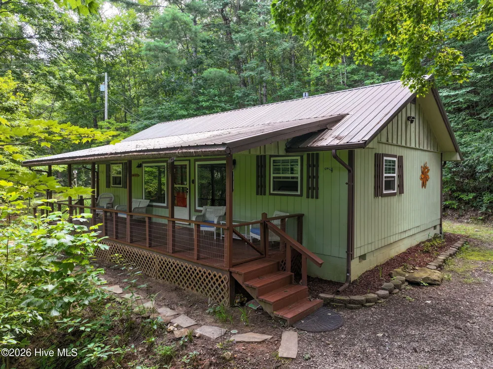 452 Paradise Road Robbinsville, NC 28771