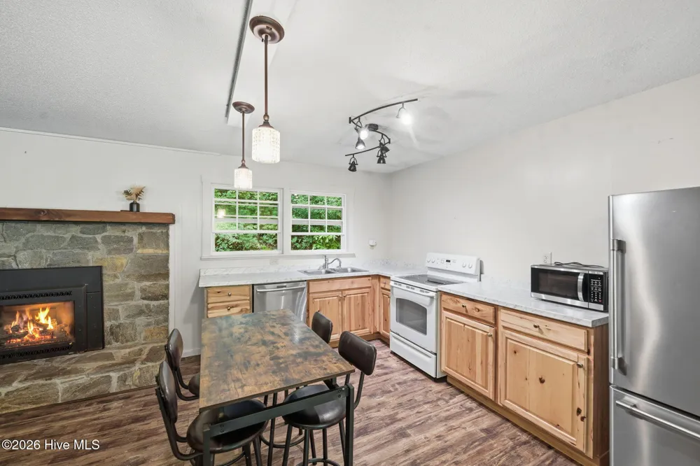 452 Paradise Road Robbinsville, NC 28771