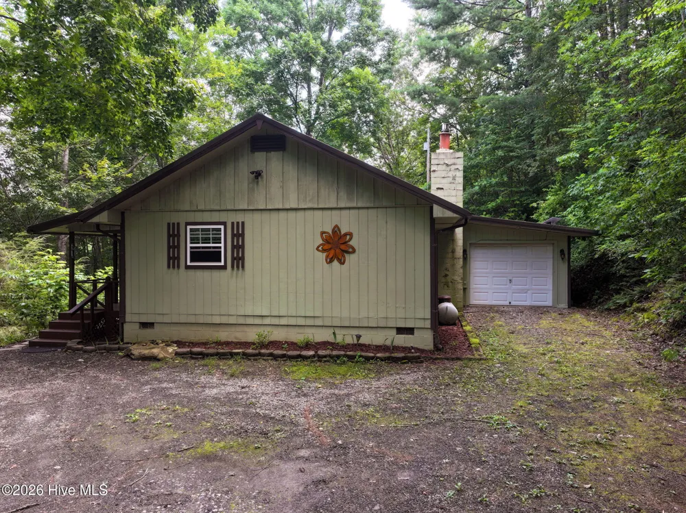 452 Paradise Road Robbinsville, NC 28771