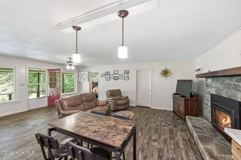 452 Paradise Road Robbinsville, NC 28771