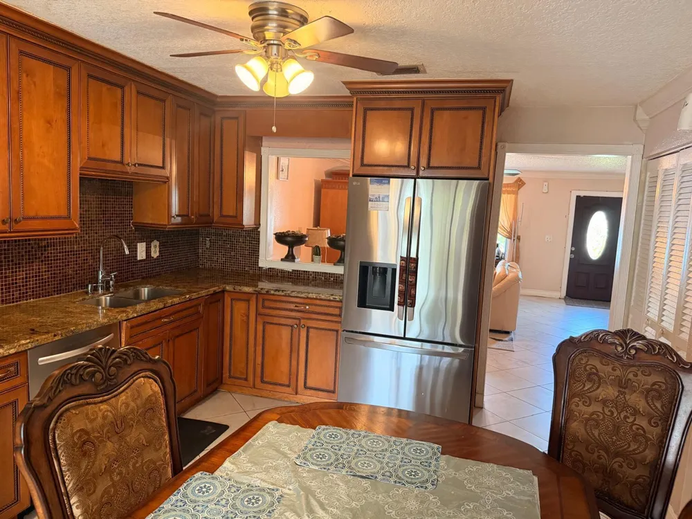 6082 Wauconda Way E Lake Worth, FL 33463