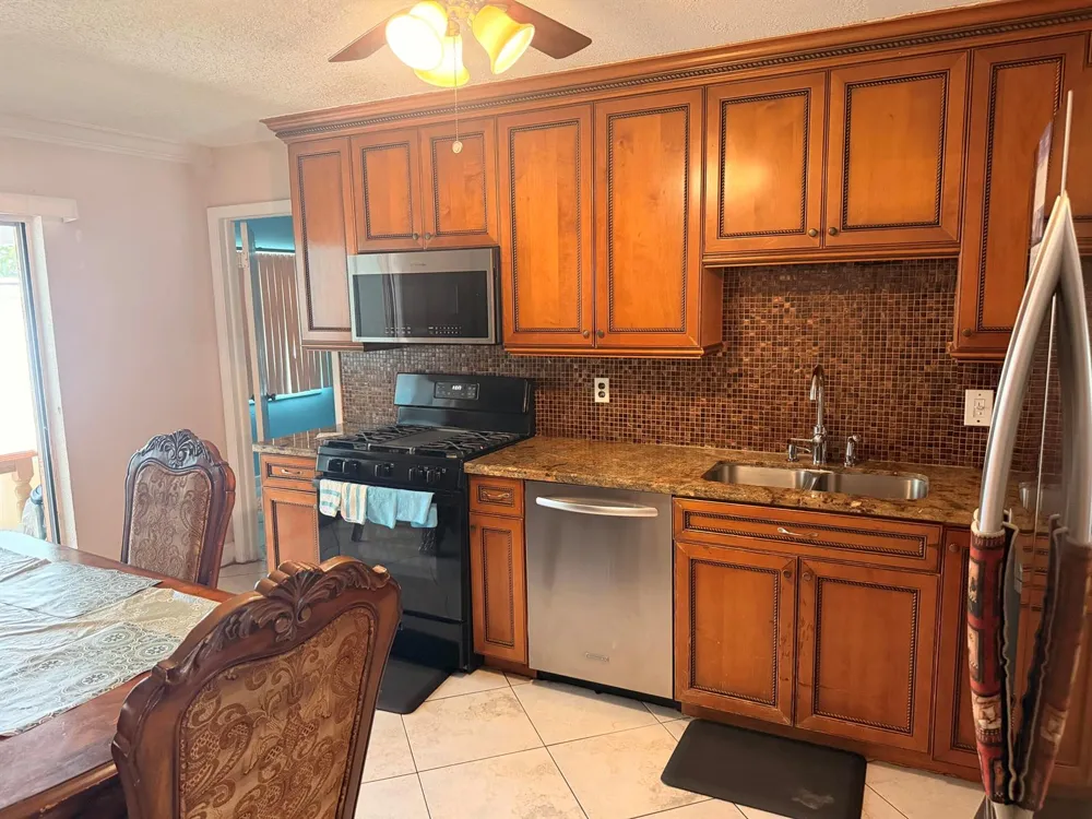 6082 Wauconda Way E Lake Worth, FL 33463