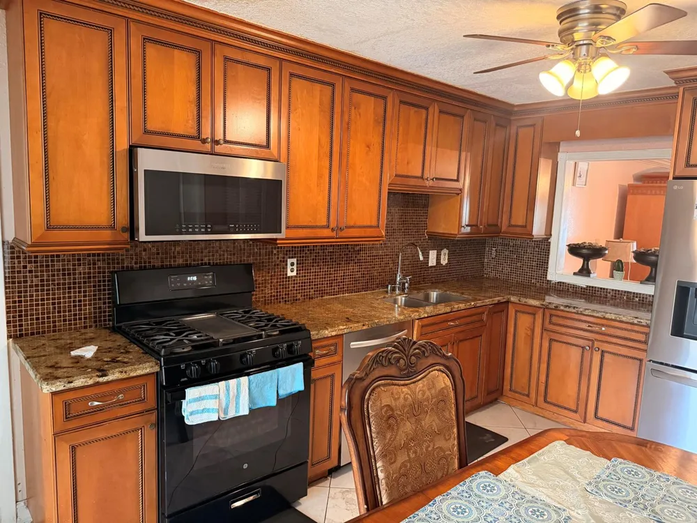 6082 Wauconda Way E Lake Worth, FL 33463