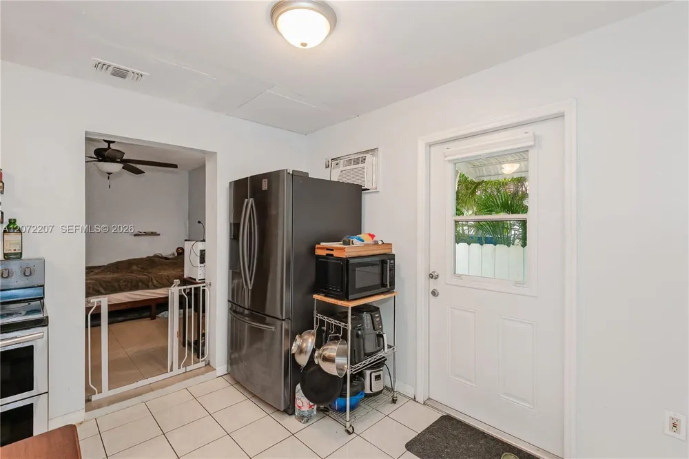 334 E 11th St Hialeah, FL 33010