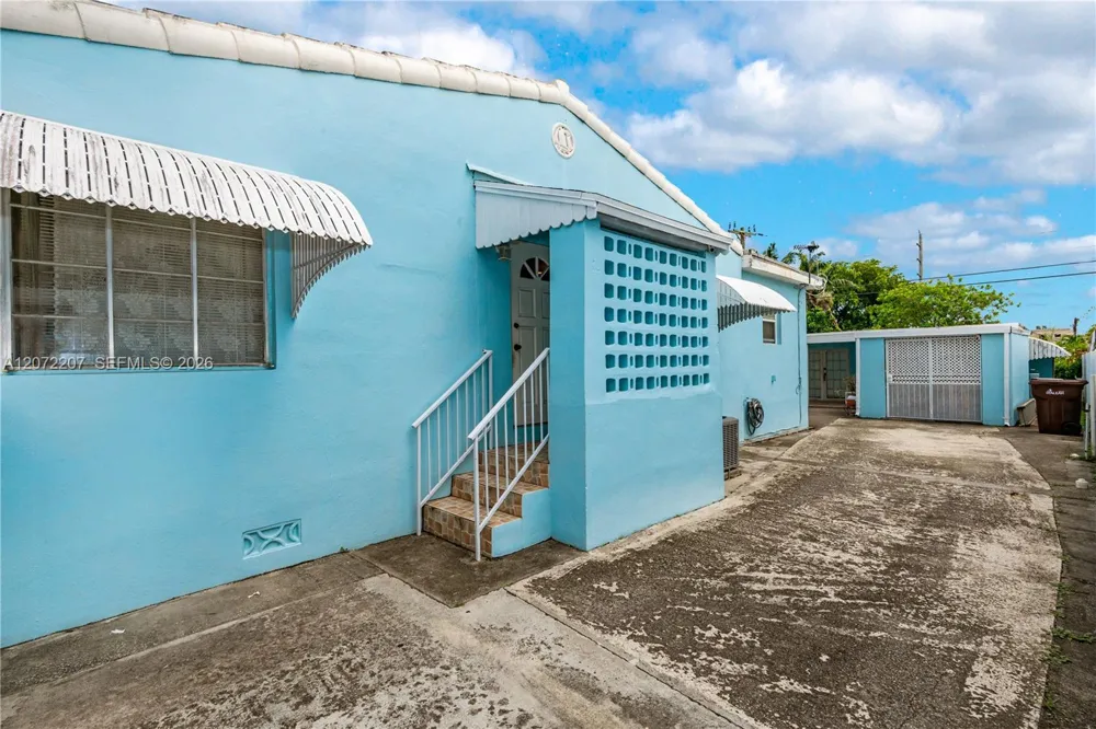 334 E 11th St Hialeah, FL 33010