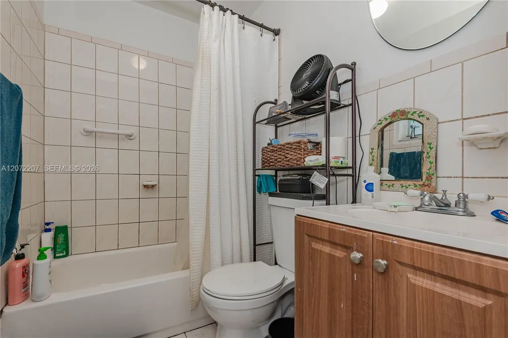 334 E 11th St Hialeah, FL 33010