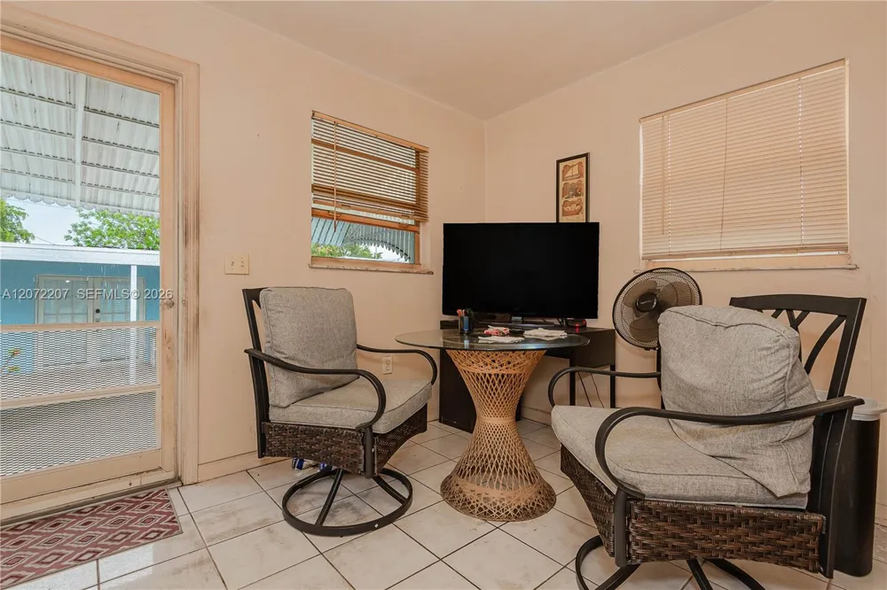 334 E 11th St Hialeah, FL 33010