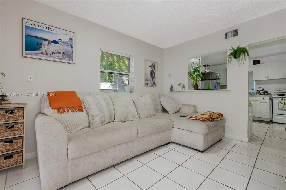 334 E 11th St Hialeah, FL 33010