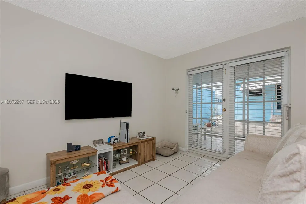 334 E 11th St Hialeah, FL 33010