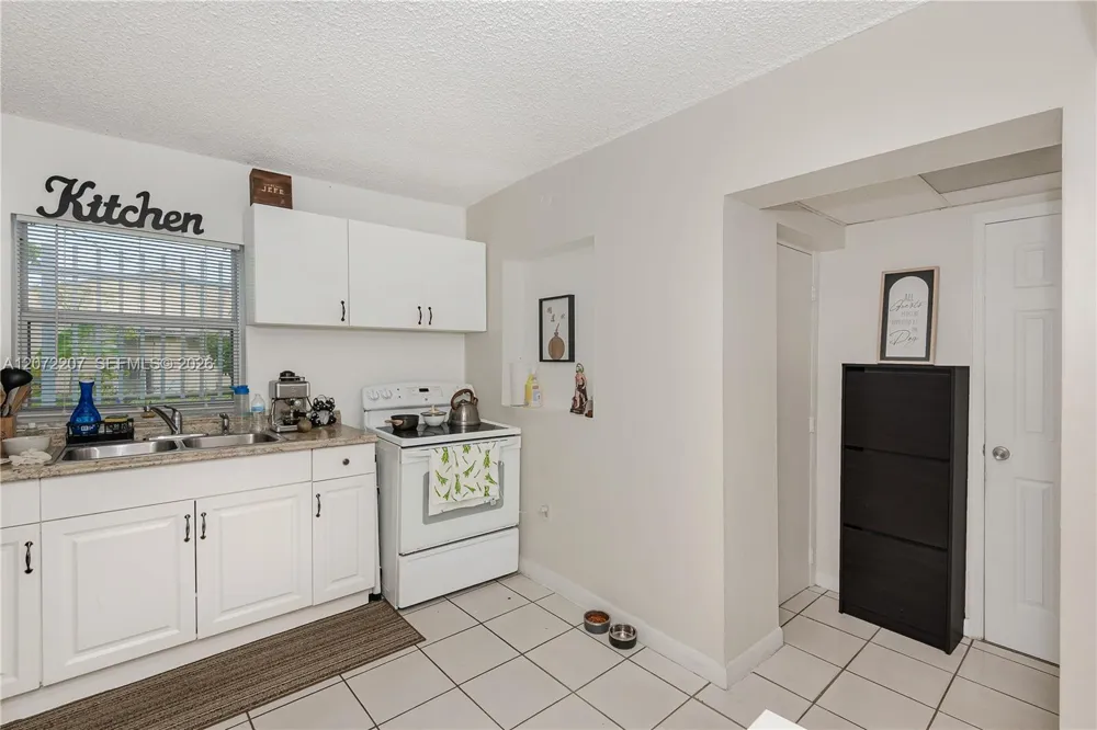 334 E 11th St Hialeah, FL 33010