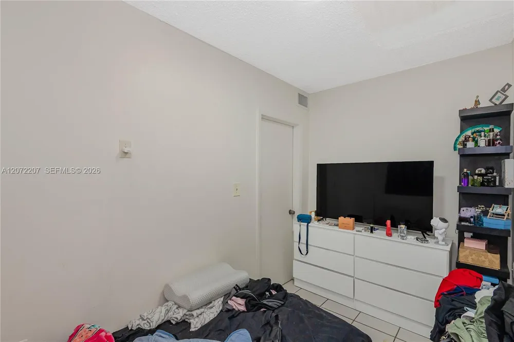 334 E 11th St Hialeah, FL 33010