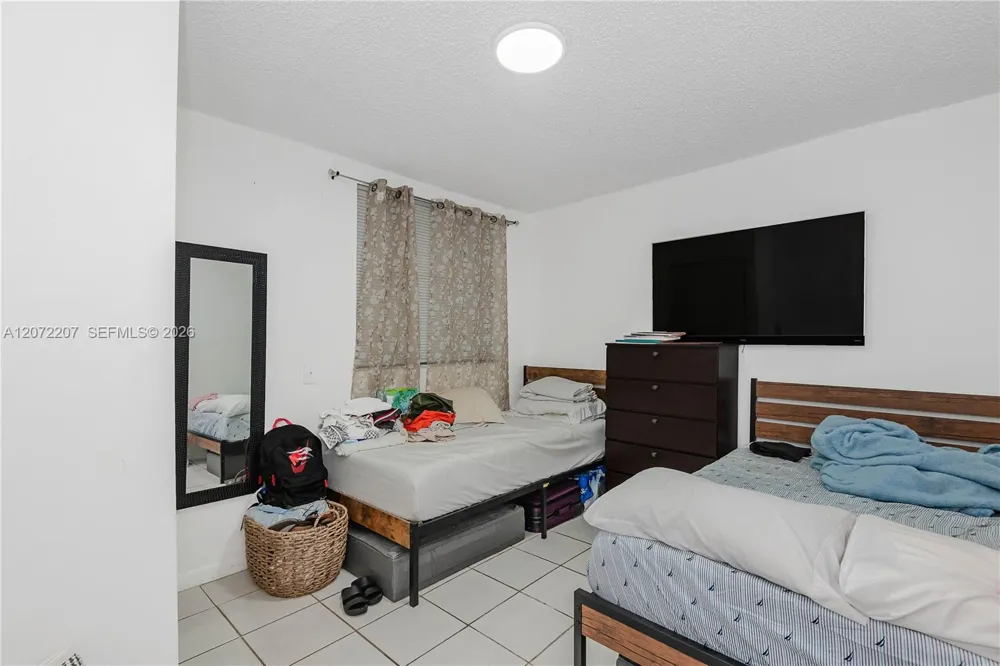 334 E 11th St Hialeah, FL 33010
