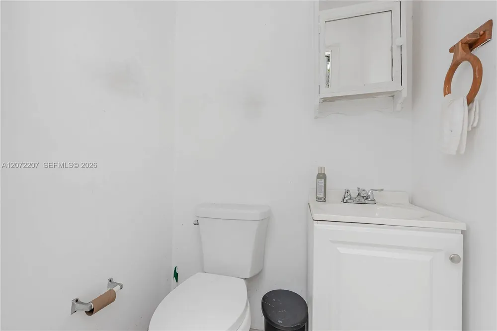 334 E 11th St Hialeah, FL 33010
