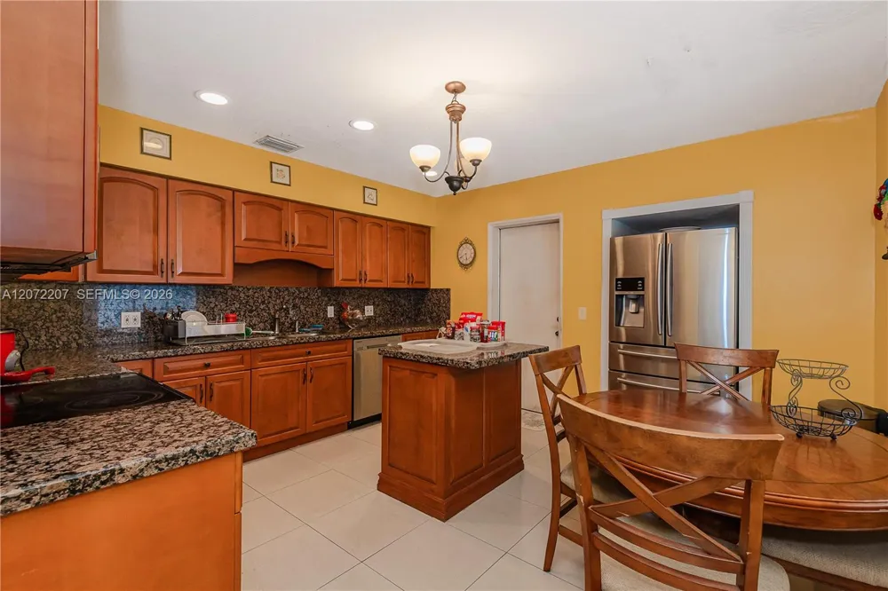 334 E 11th St Hialeah, FL 33010