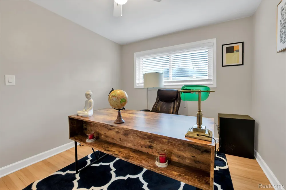 10070 Buckingham Avenue Allen Park City, MI 48101