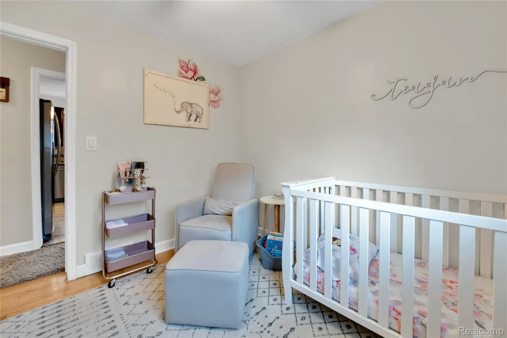 10070 Buckingham Avenue Allen Park City, MI 48101