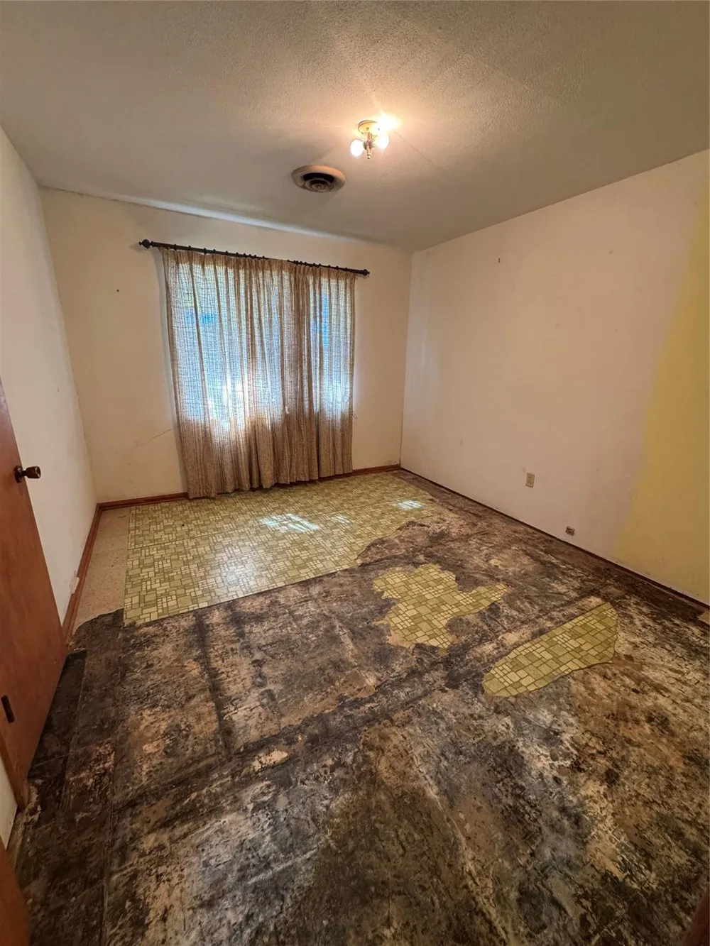 416 Mertie Palacios, TX 77465