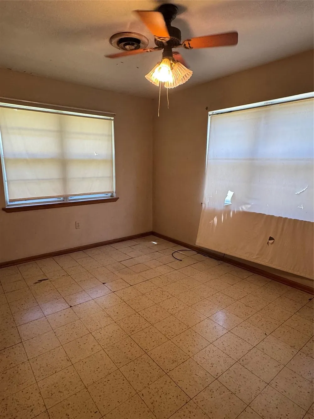 416 Mertie Palacios, TX 77465