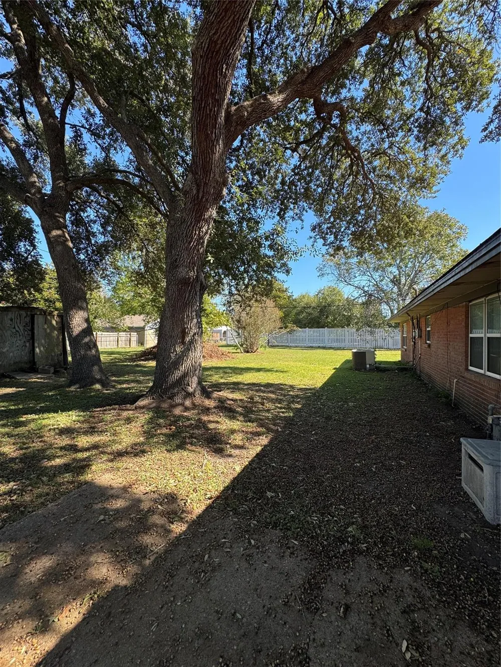 416 Mertie Palacios, TX 77465