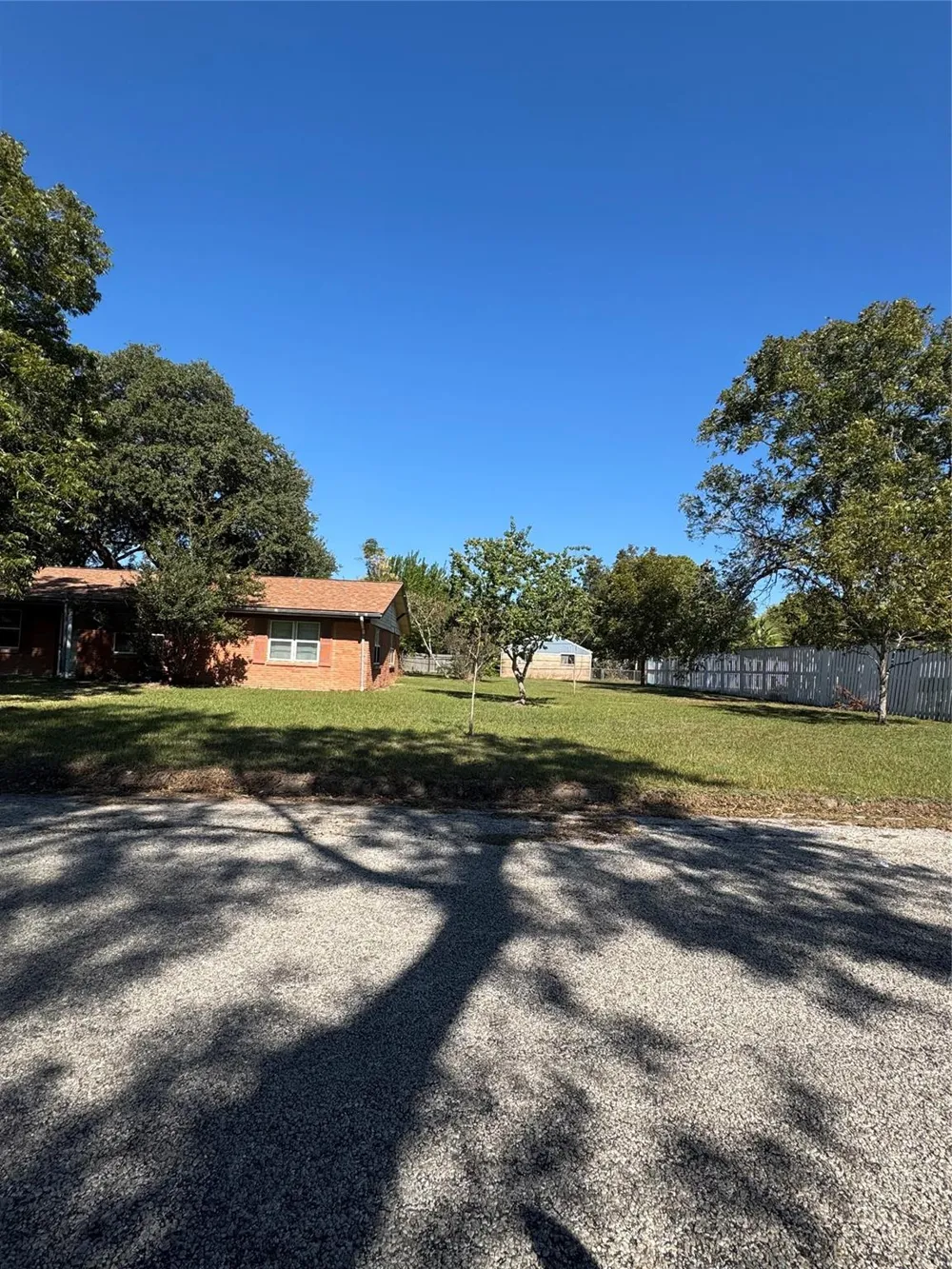 416 Mertie Palacios, TX 77465