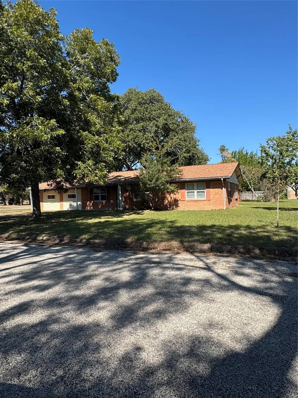 416 Mertie Palacios, TX 77465