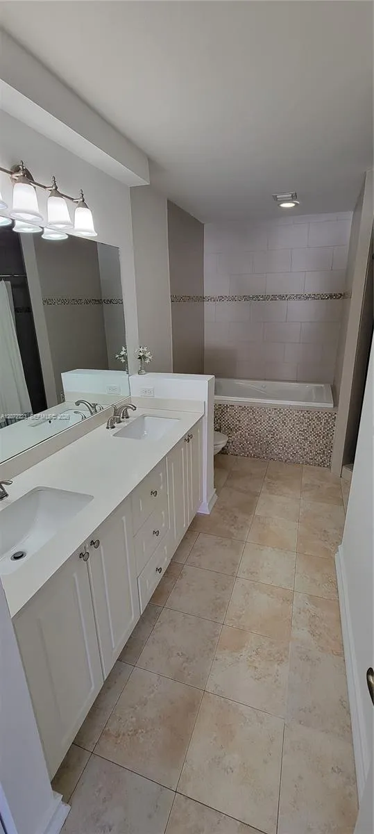 5173 NW 114th Pl Doral, FL 33178