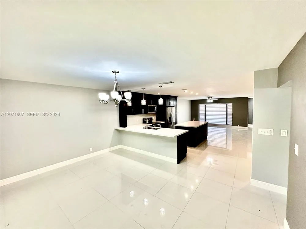 410 NW 65 Ave #410 Plantation, FL 33317