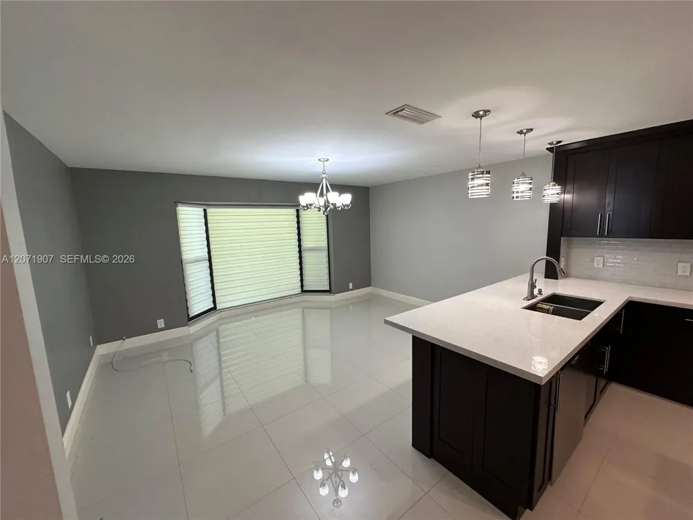 410 NW 65 Ave #410 Plantation, FL 33317