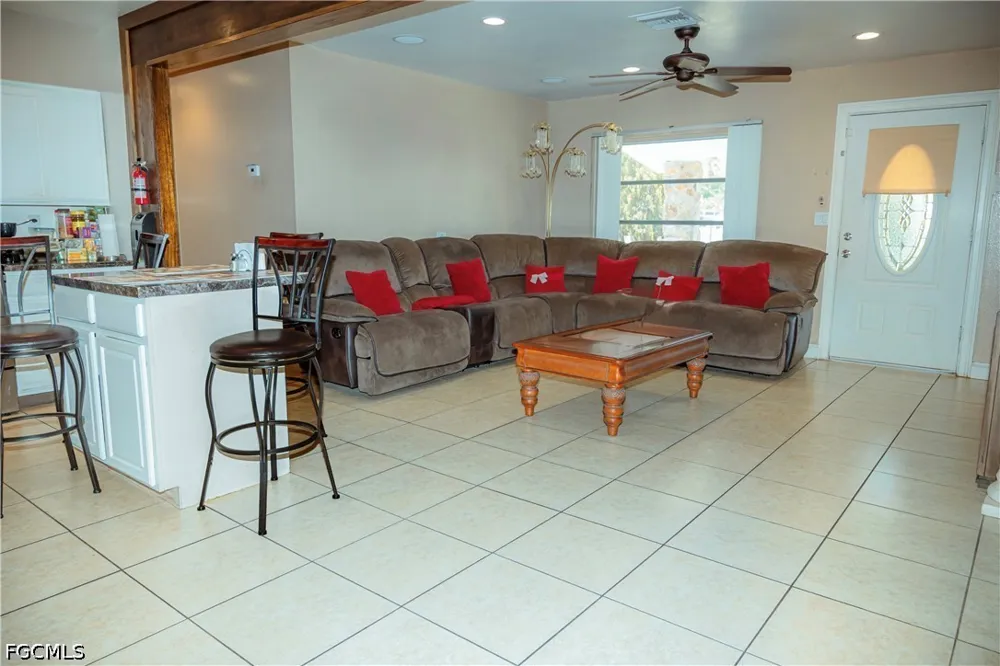 1st Street Fort Myers, FL 33905