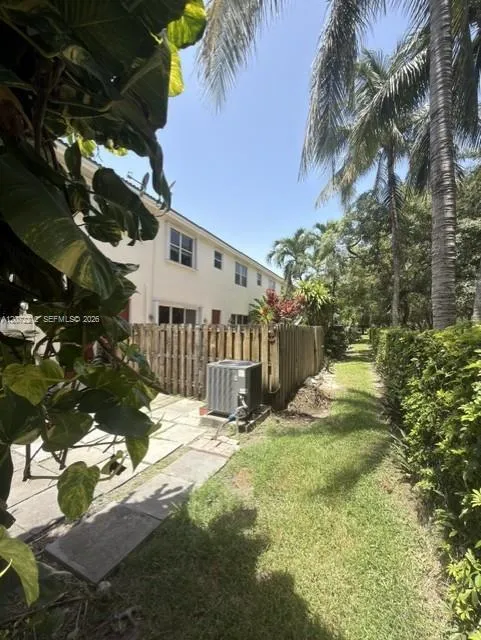2245 NE 42nd Ave Homestead, FL 33033