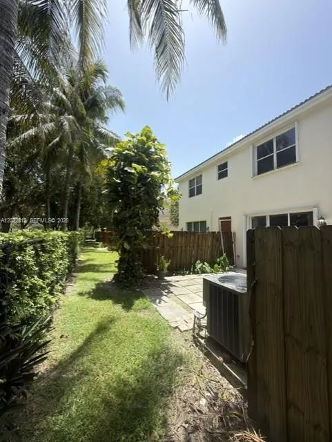 2245 NE 42nd Ave Homestead, FL 33033