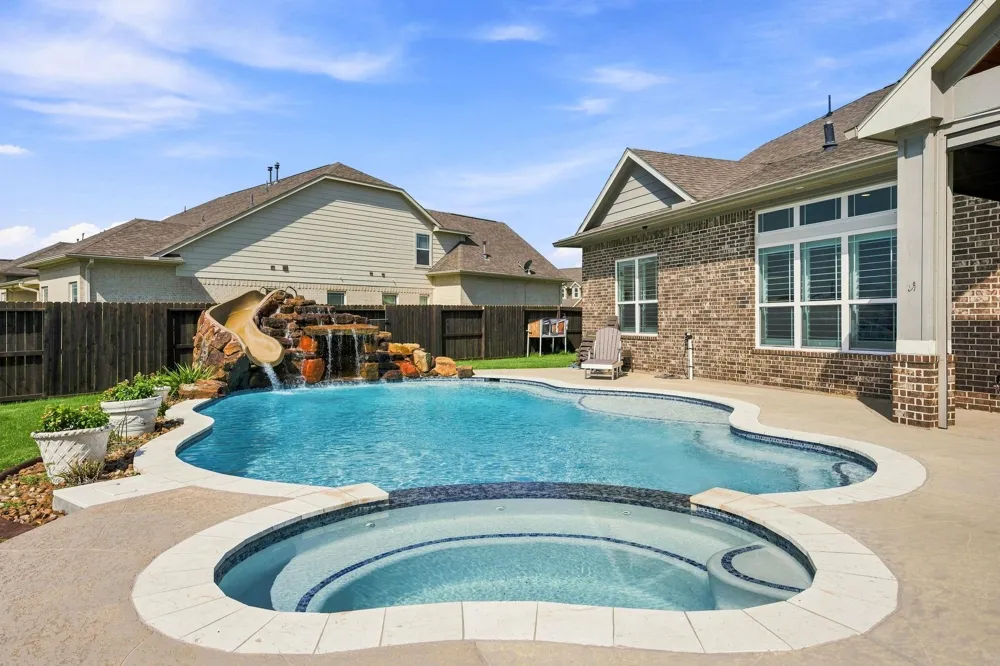 14610 Saratoga Lane Mont Belvieu, TX 77523