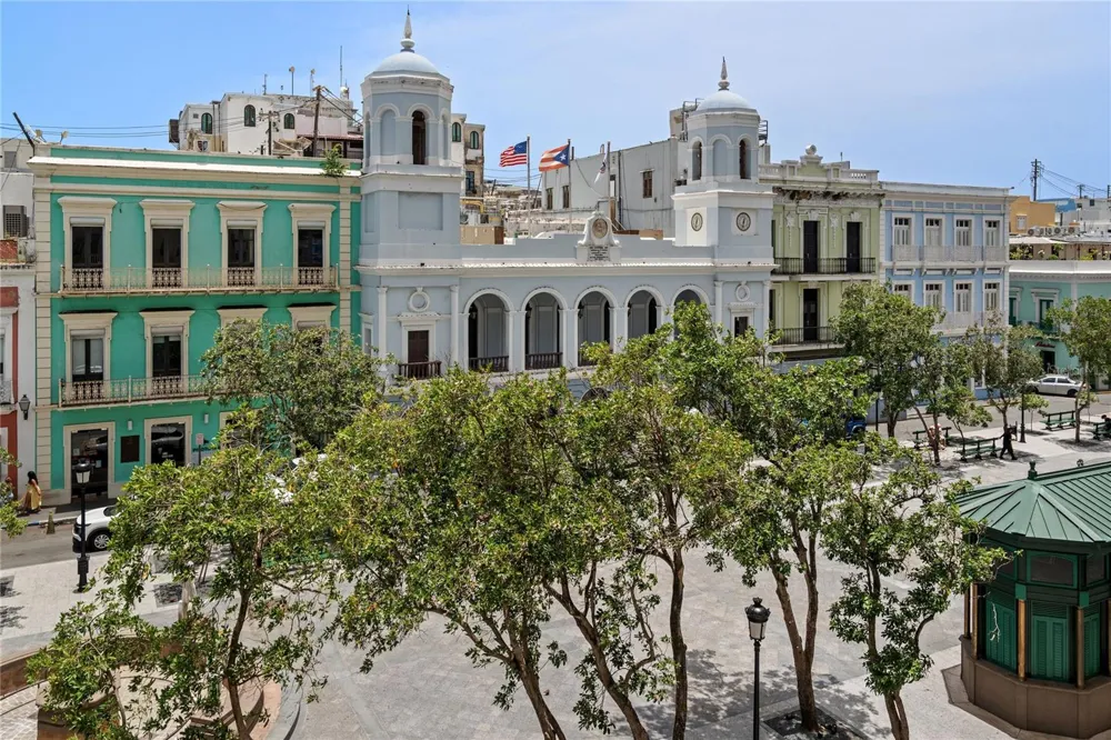 152 PLAZA DE ARMAS #302 San Juan, PR 00901