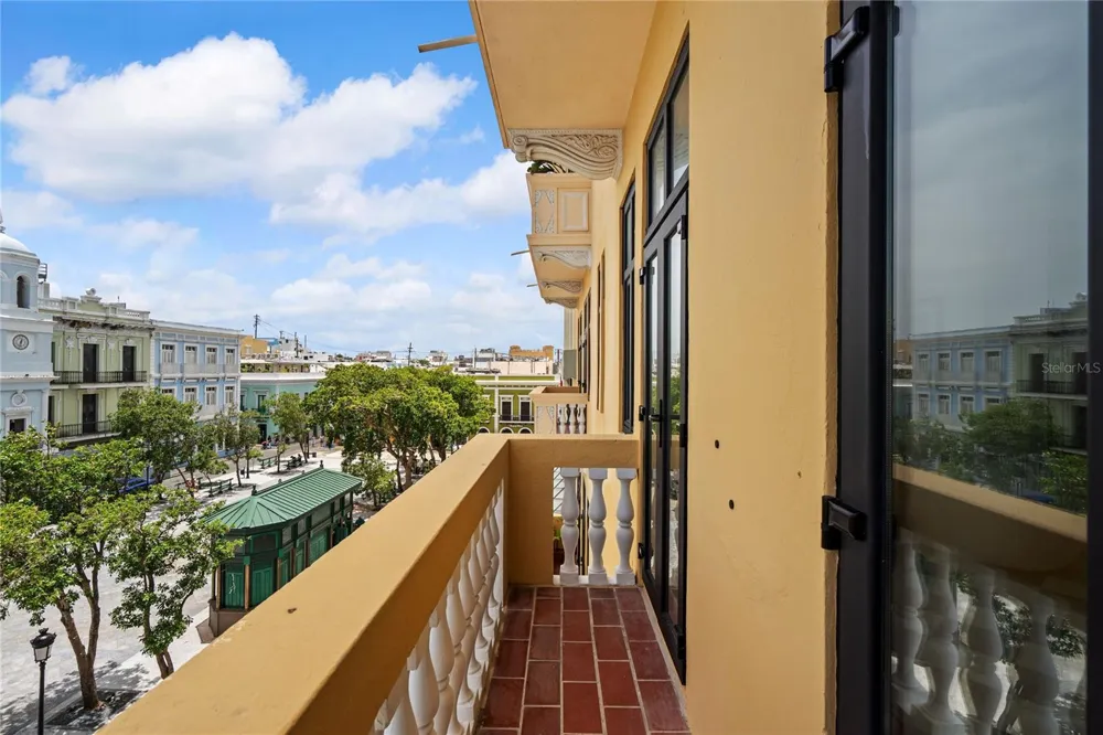 152 PLAZA DE ARMAS #302 San Juan, PR 00901