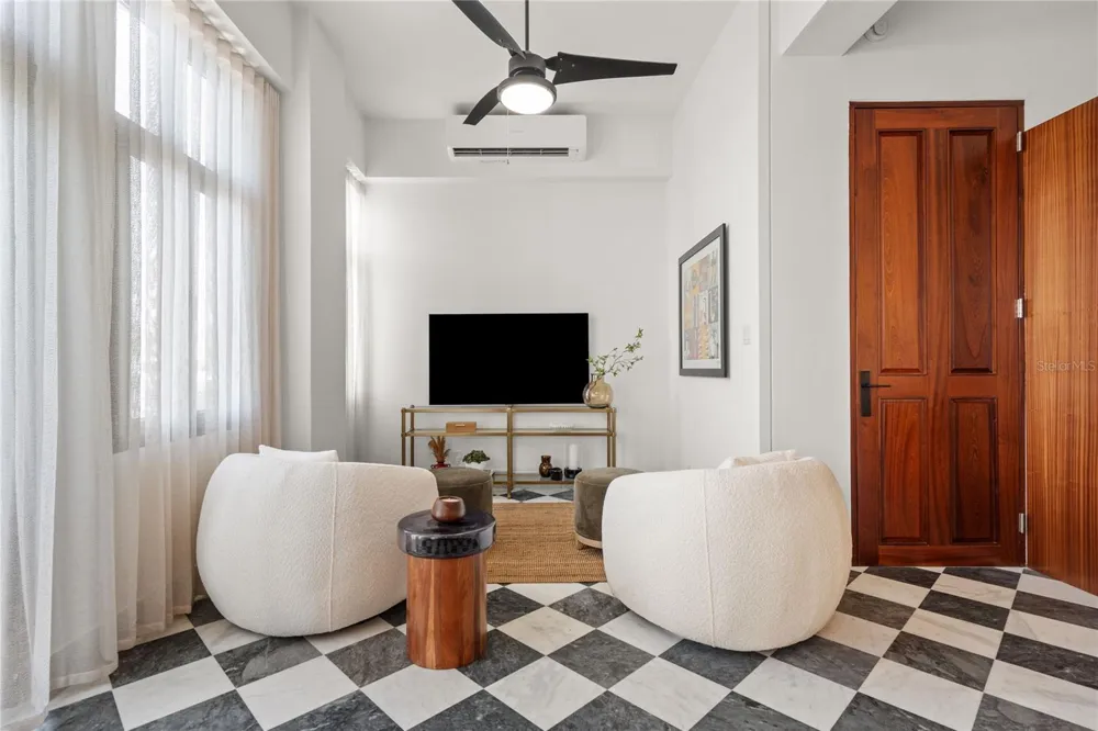 152 PLAZA DE ARMAS #302 San Juan, PR 00901
