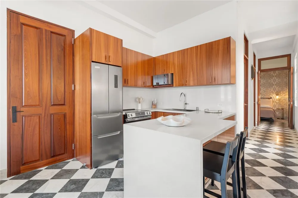 152 PLAZA DE ARMAS #302 San Juan, PR 00901