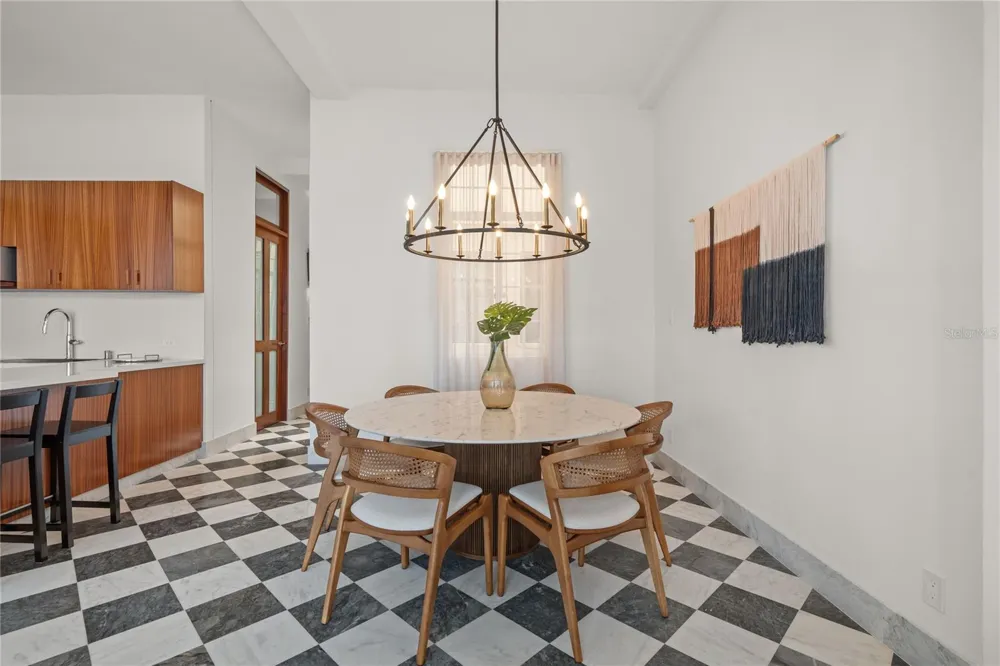 152 PLAZA DE ARMAS #302 San Juan, PR 00901
