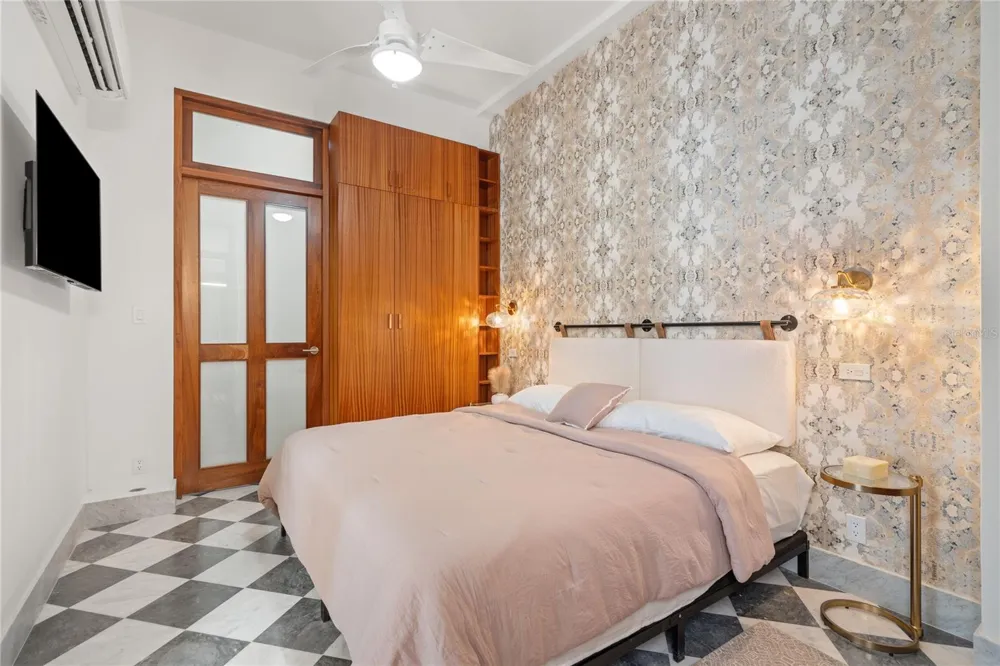 152 PLAZA DE ARMAS #302 San Juan, PR 00901