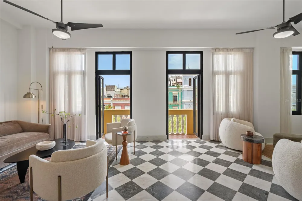 152 PLAZA DE ARMAS #302 San Juan, PR 00901
