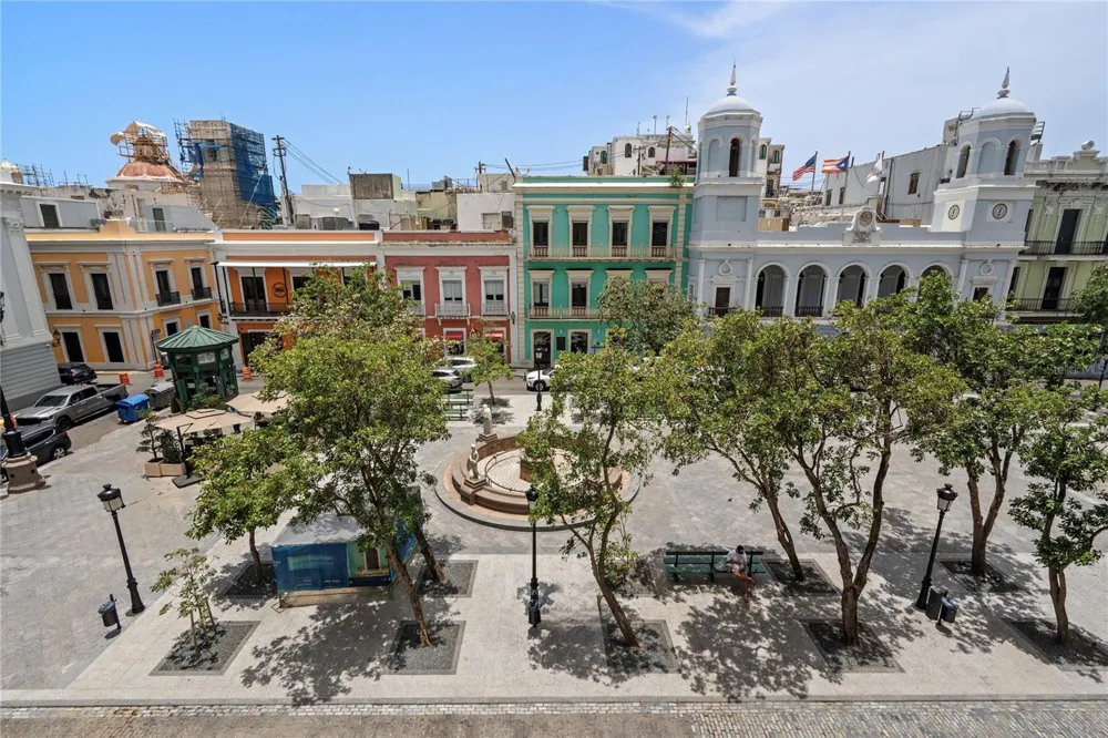 152 PLAZA DE ARMAS #302 San Juan, PR 00901