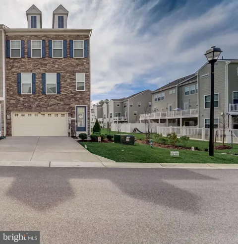 8382 AMBER BEACON CIRCLE